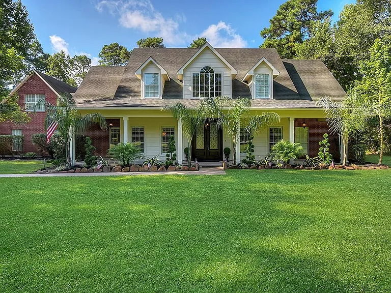 10819 Lake Windcrest — Photo 1