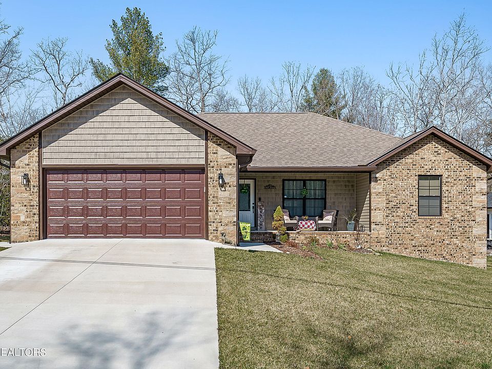 1st image of 103 Thornhill Ln