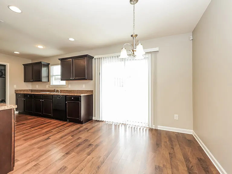 2014 Cobblestone Dr — Photo 5