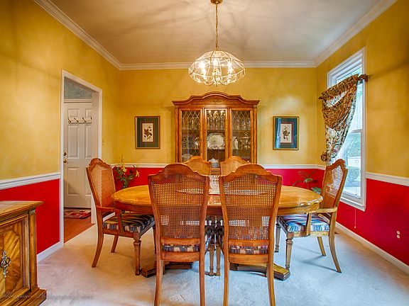 3rd image of 8115 Elm Hill Cir