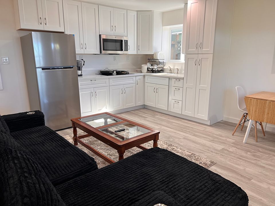 1st image of 2437 Edwards Ave #1