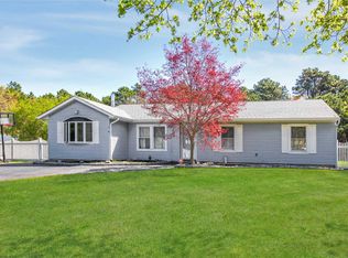 15 Lisa Ct, Medford, NY 11763
