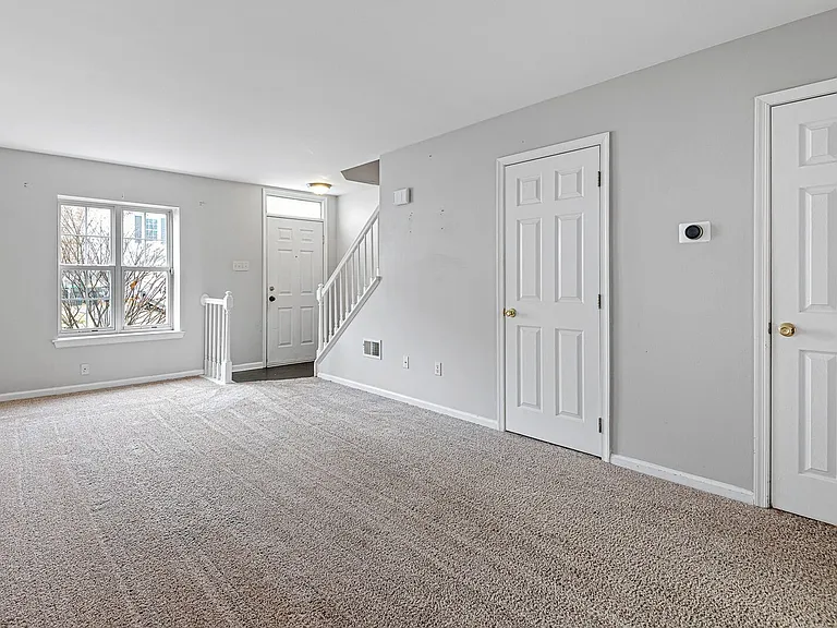 133 Creekside Ct — Photo 12