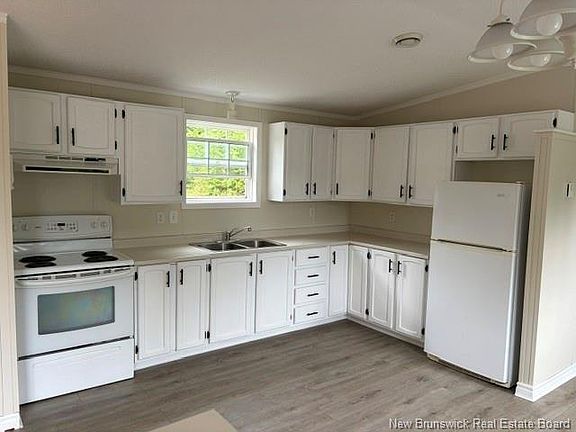 3rd image of 310 Pearsonville Rd