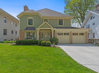 5471 N Lake Dr, Whitefish Bay, WI 53217