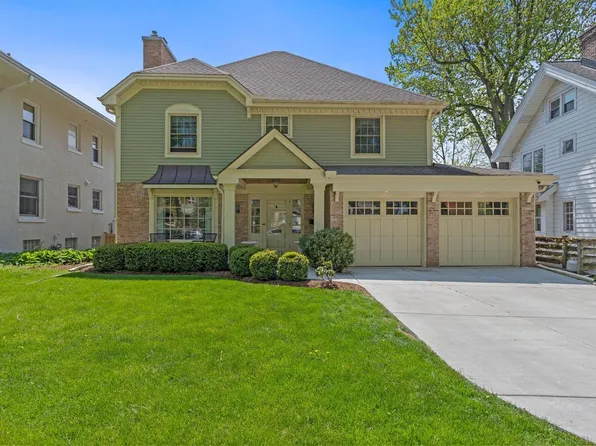 5471 North Lake DRIVE, Whitefish Bay, WI 53217