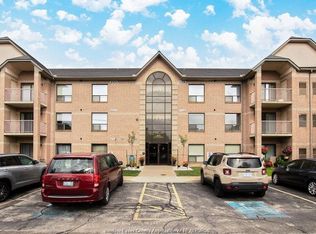 401 Grand Marais Rd W #206, Windsor, ON N9E4S2