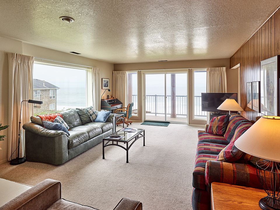 1st image of 325 NW Lancer St #20