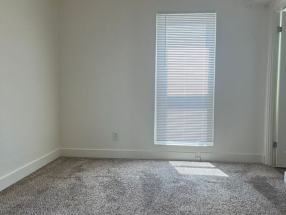 5th image of 1559-1563 1/2 Oliver Ave #1559