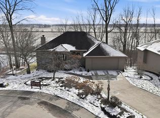 10401 Woodland Rdg W, Fort Wayne, IN 46804