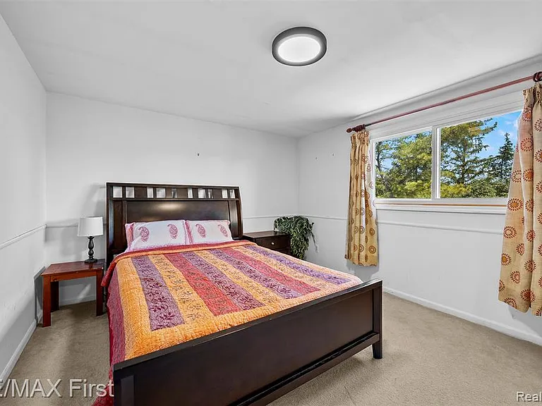 36010 Congress Rd — Photo 25