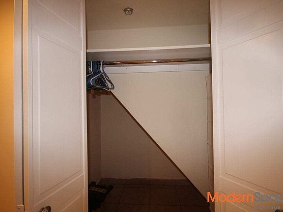 5th image of 4209 25th Ave #1