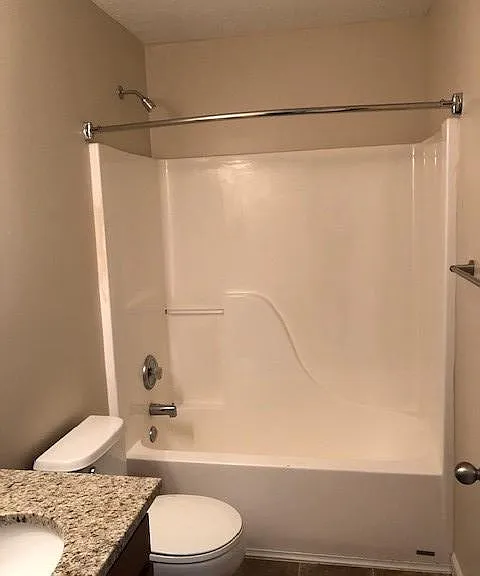400 Marian Ln #1 — Photo 8