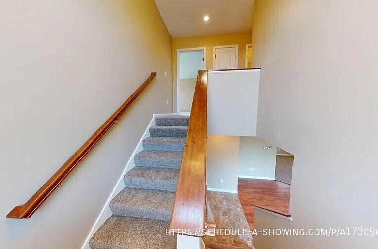 1806 N Creek Cir — Photo 2