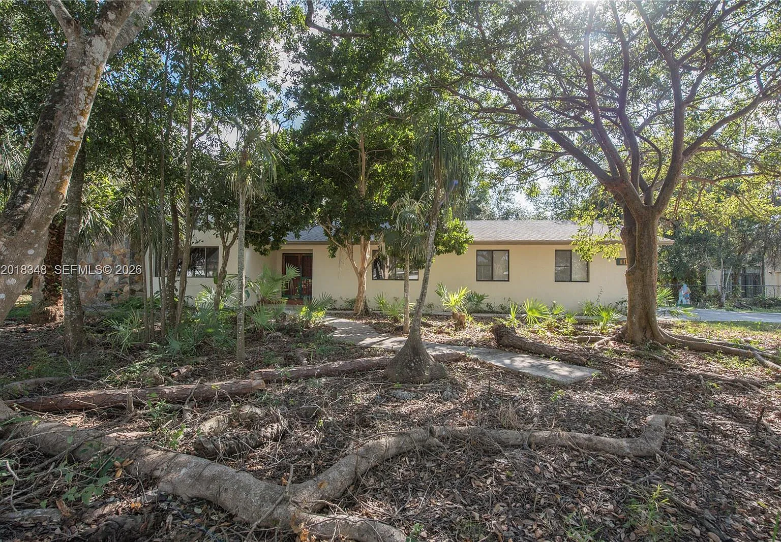 3 bed, 2.0 bath, 3091 sqft, $3,300 — Photo 1