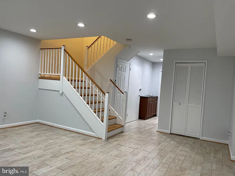 61 G St SW #B — Photo 7