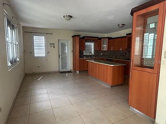 5th image of 734 Bo Arenas