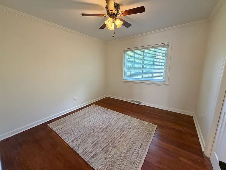 704 Sussex Ct — Photo 15