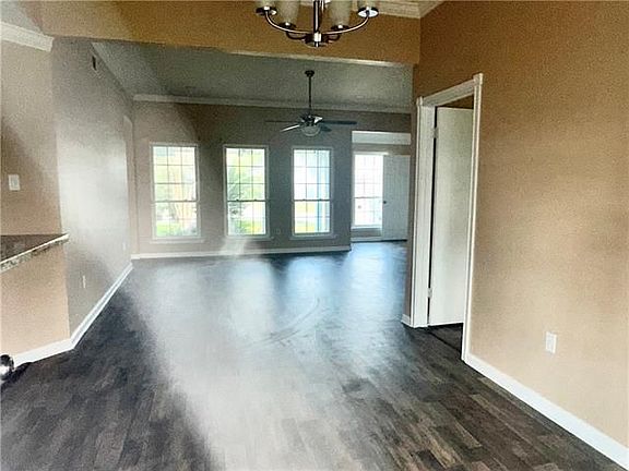 3rd image of 9 Morning Glory Ln
