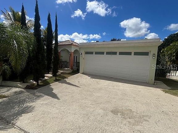 3rd image of 734 Bo Arenas