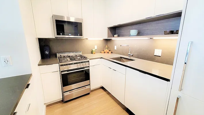 Rented by Greystar | media 22