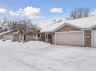 1866 Granite Ave N, Oakdale, MN 55128