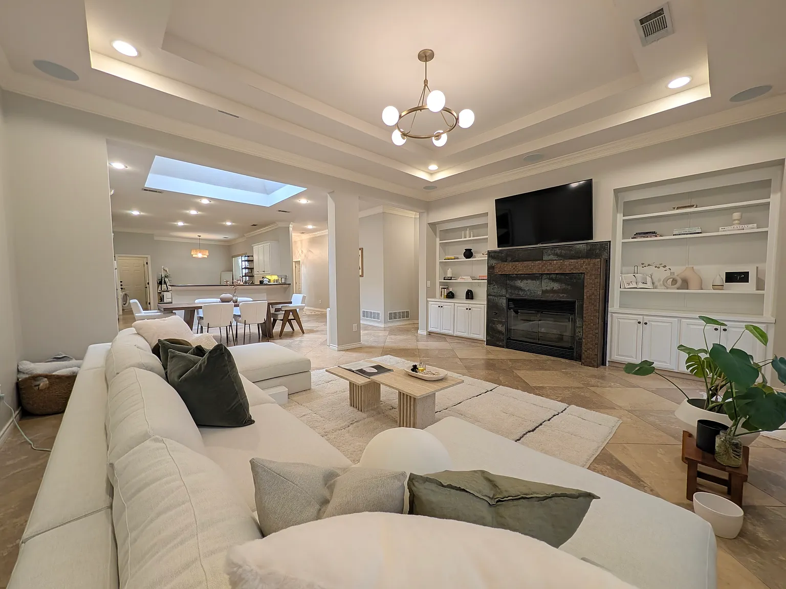 3 bed, 2202 sqft, $3,400 — Photo 3