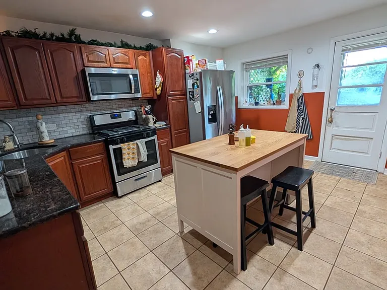 129 Ripka St #1 — Photo 2