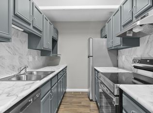 2636 Villa Park Dr APT B, Highland, IL 62249