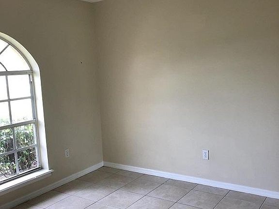 2nd image of 111 Sandalwood Dr