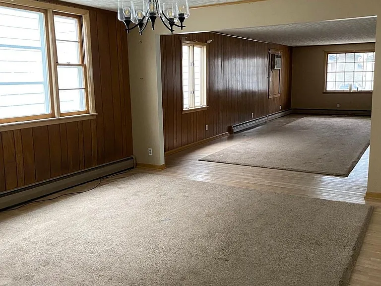 413 Willett St — Photo 2