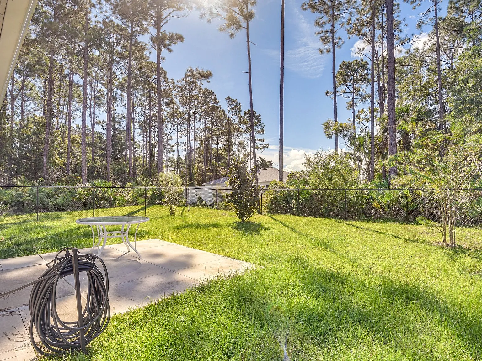 4 bed, 1517 sqft, $2,300 — Photo 4