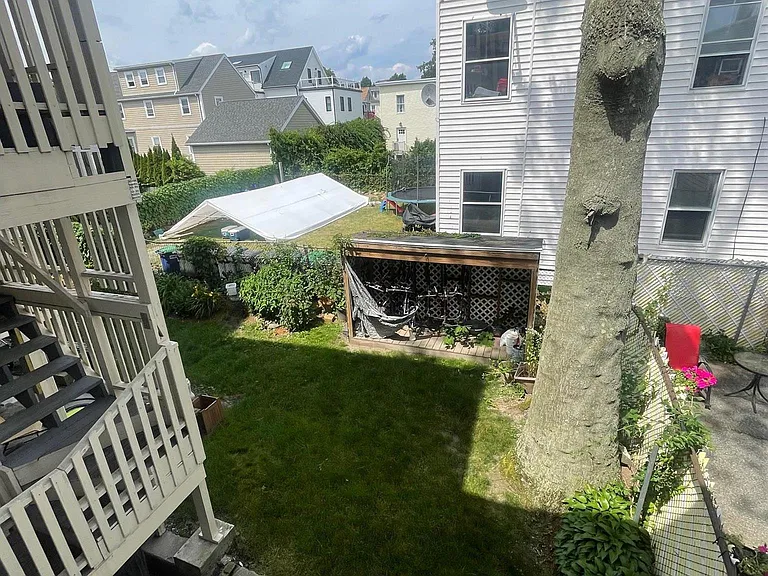 Summer St — Photo 11