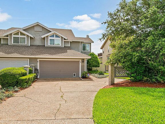 Attached 2 car garage