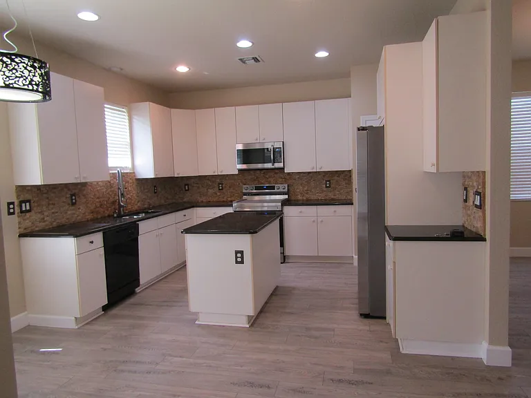 1756 SW Jamesport Dr — Photo 8