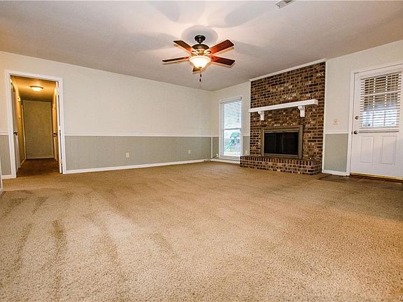 3rd image of 120 E Pondella Dr