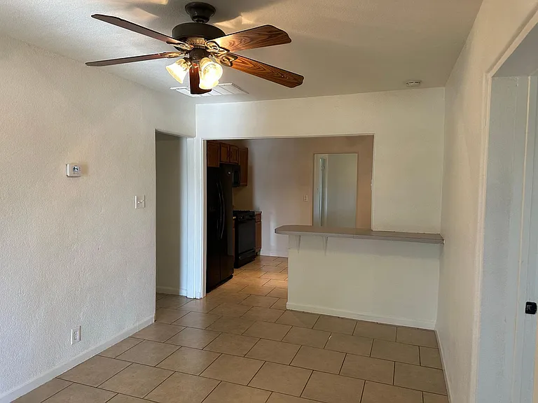 2037 N 21st Pl — Photo 12