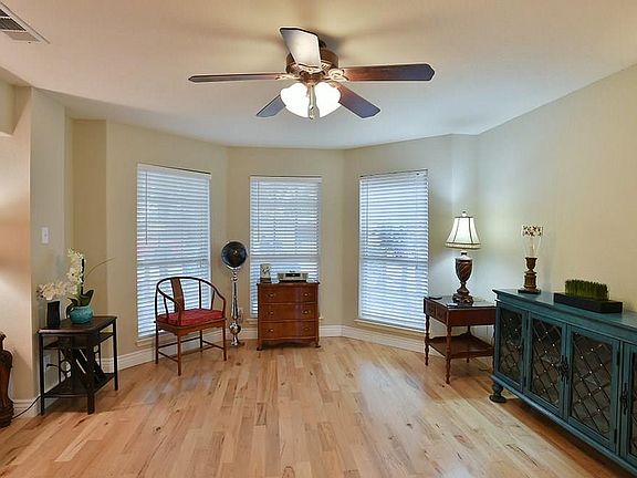 5th image of 209 Willowlake Dr