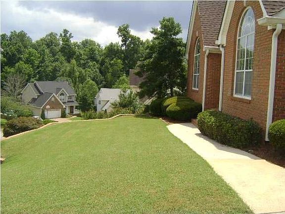 3rd image of 816 Creek Dr