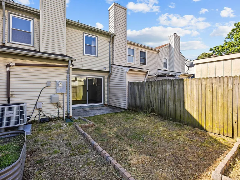 807 Foxmoore Ct — Photo 21