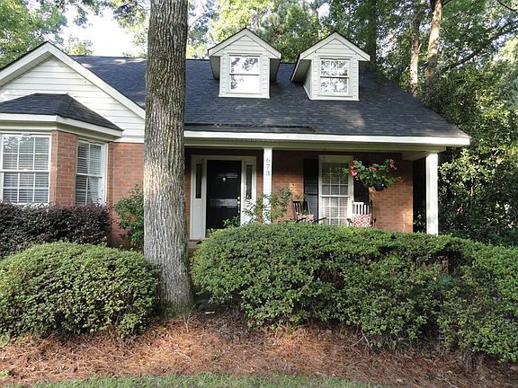 3rd image of 673 Chimney Hill Cir N