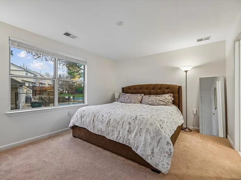 10010 Vanderbilt Cir #39 — Photo 11