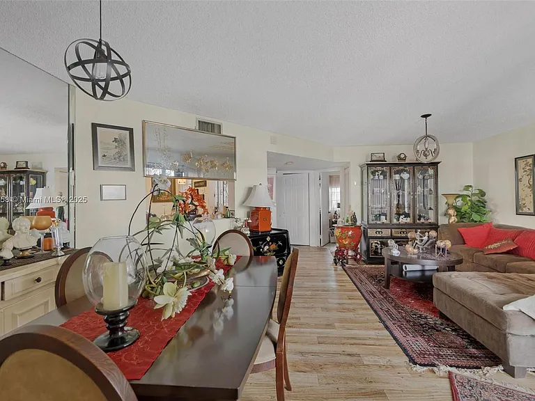 800 Independence Dr — Photo 9