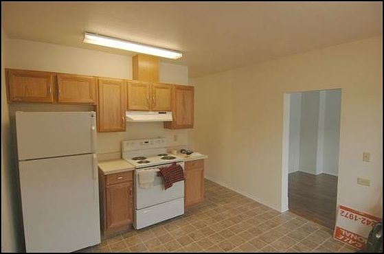 4th image of 189 Keithahn St N