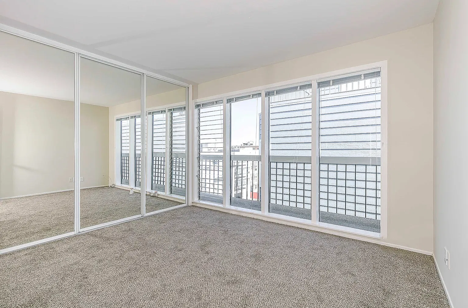 1 bed, 610 sqft, $3,200 — Photo 4