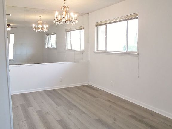 3rd image of 3800 Busseron Dr