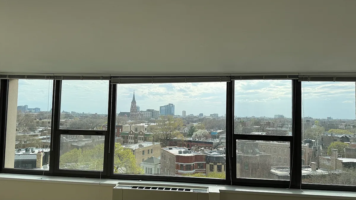 Building Photo - 1850 N Clark St #810