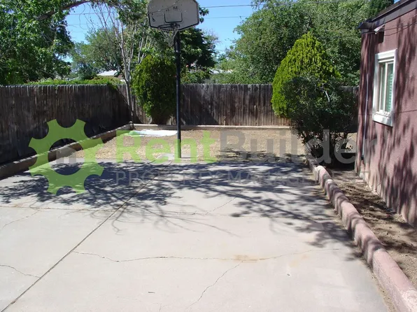 9801 Snow Heights Blvd NE, Albuquerque, NM 87112