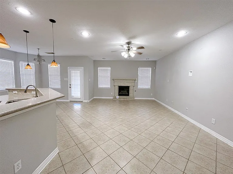 5523 Baby Blue Ln — Photo 16