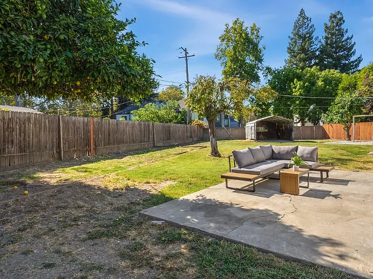 1228 Athena Ave — Photo 4